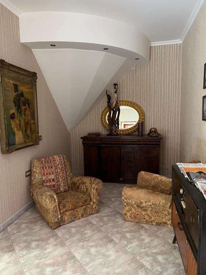 Casa Kamalei, Tra Plebiscito E Lungomare Apartment Napoli Exterior foto