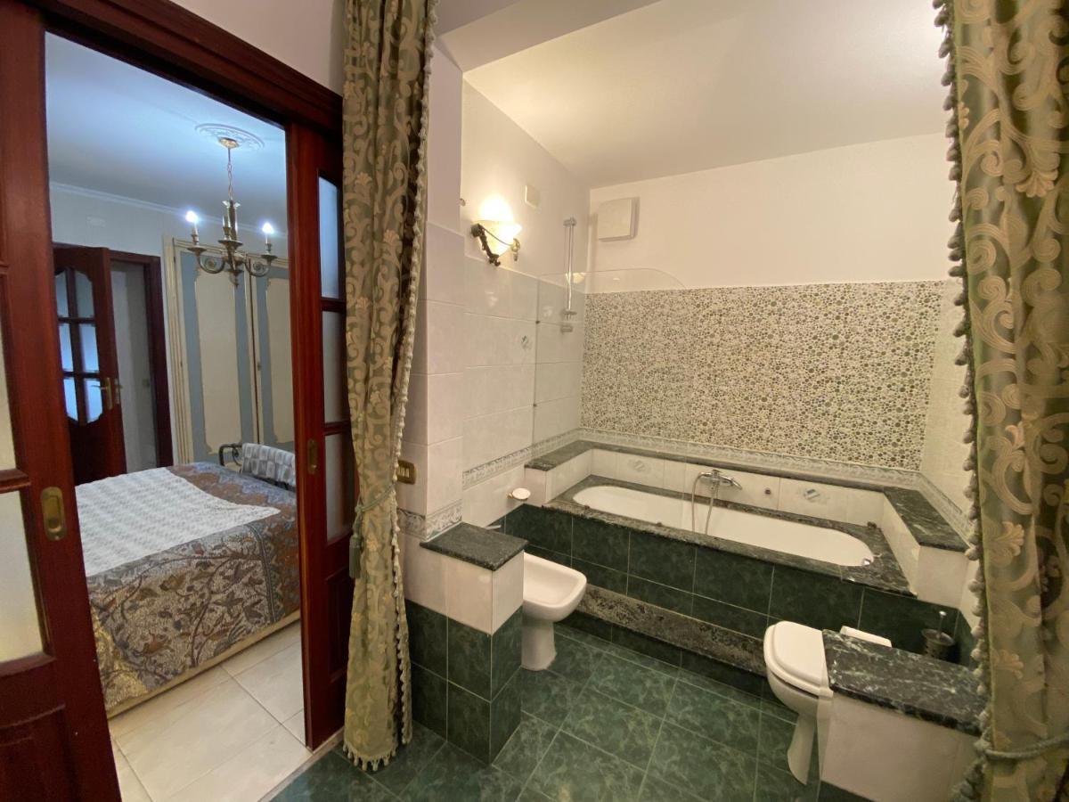 Casa Kamalei, Tra Plebiscito E Lungomare Apartment Napoli Exterior foto
