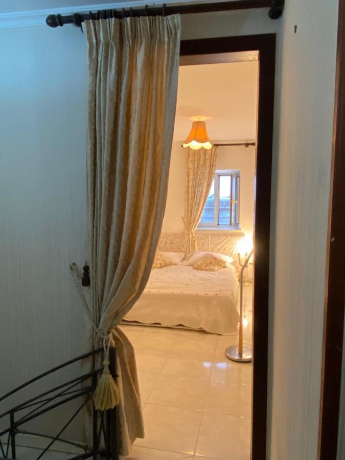 Casa Kamalei, Tra Plebiscito E Lungomare Apartment Napoli Exterior foto